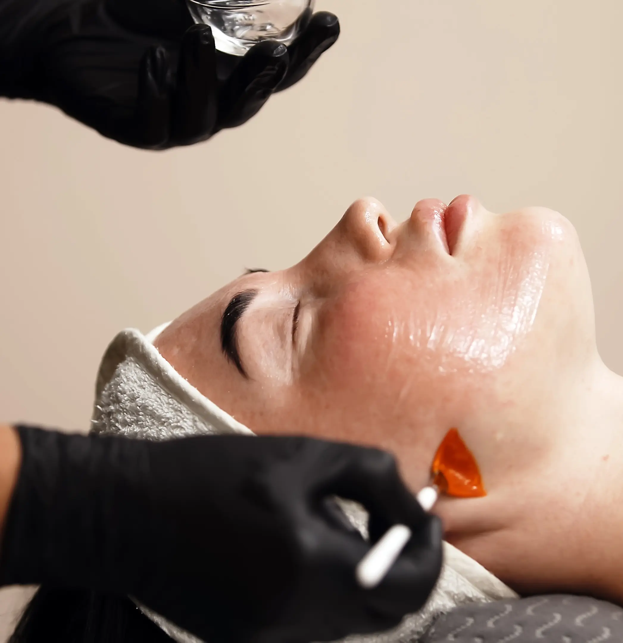 Facial treatment with serum application